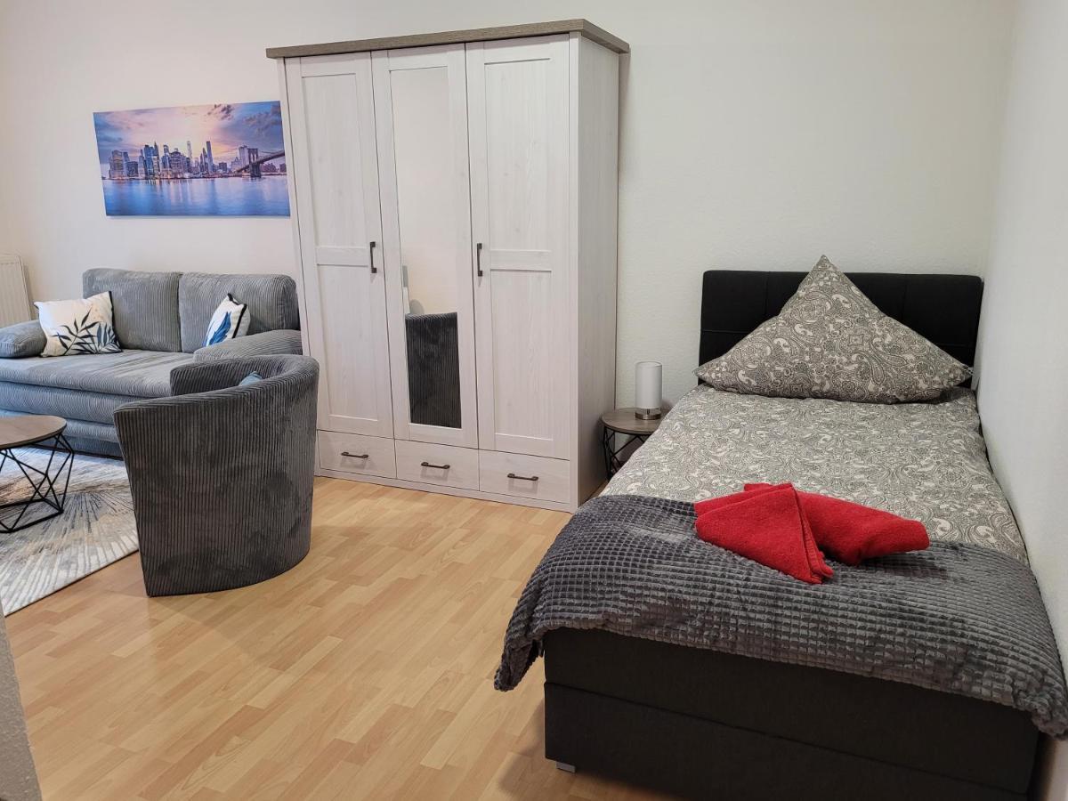 Wohnung In Oberhausen: Zentral & Ruhig, Eigener Eingang Oberhausen  Dış mekan fotoğraf