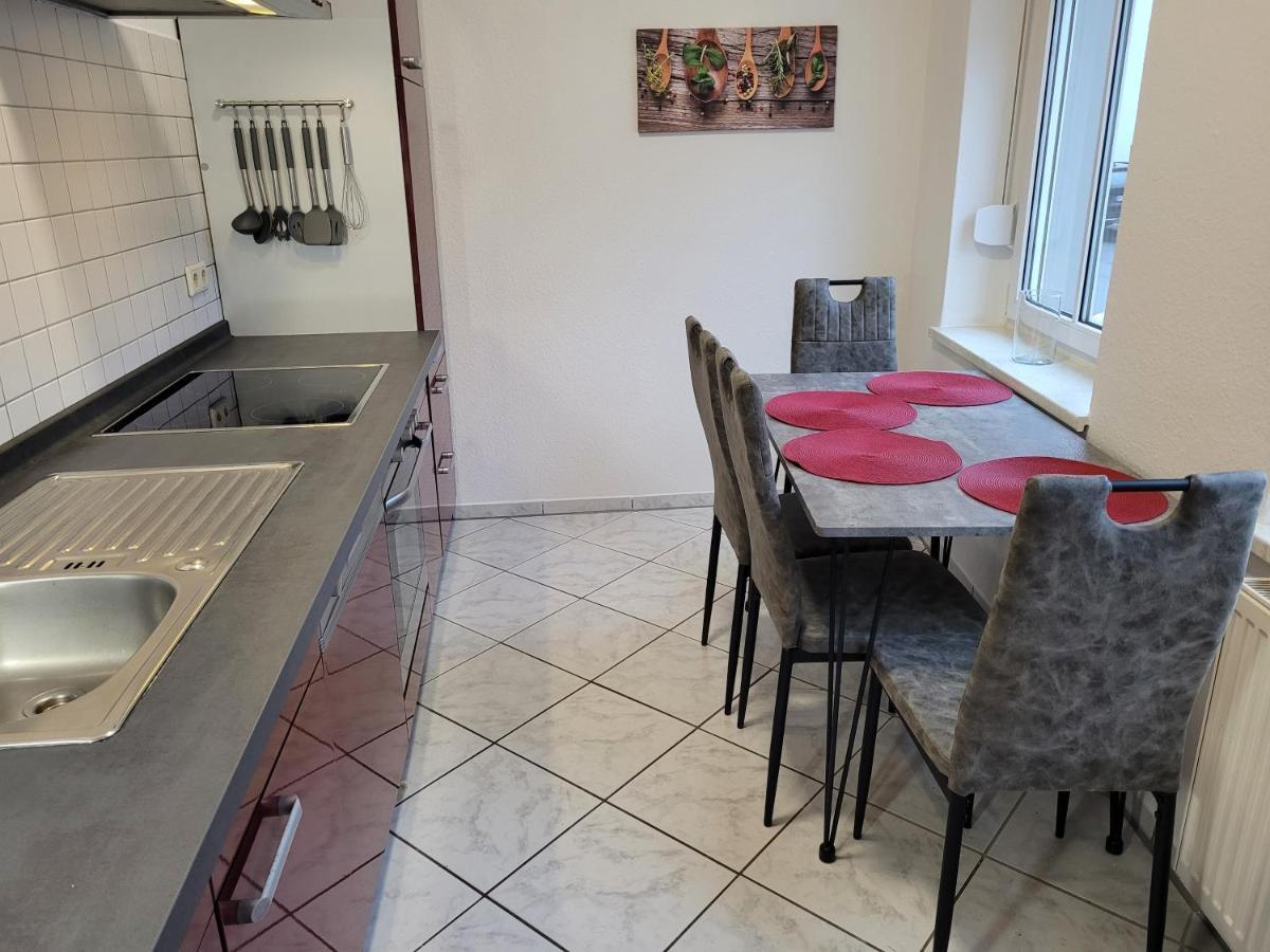 Wohnung In Oberhausen: Zentral & Ruhig, Eigener Eingang Oberhausen  Dış mekan fotoğraf