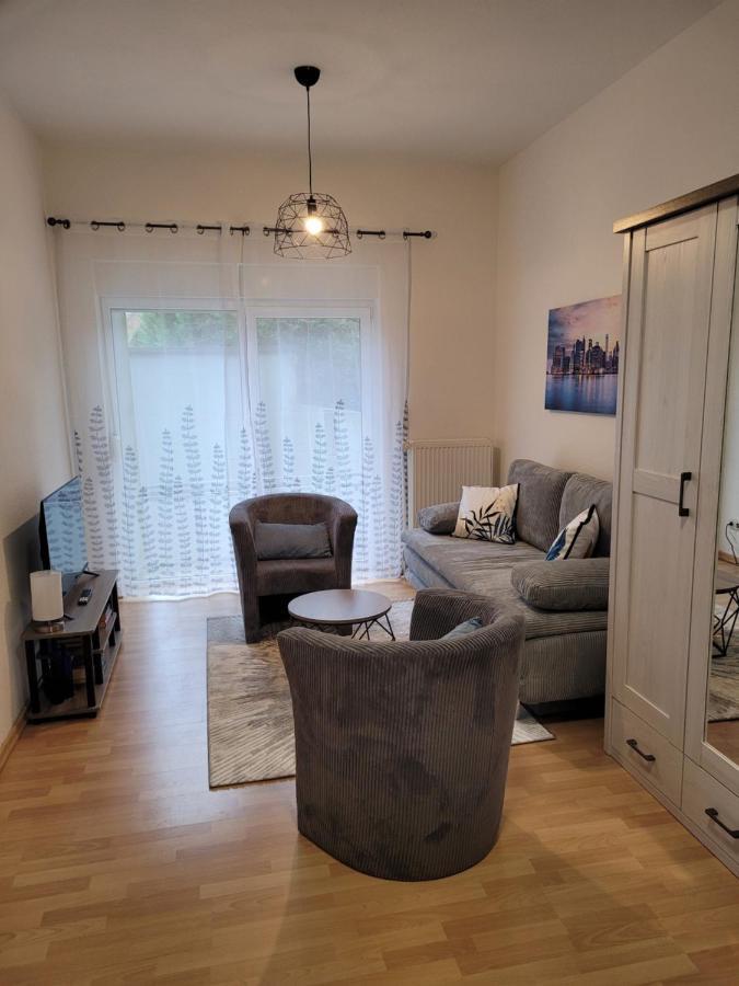 Wohnung In Oberhausen: Zentral & Ruhig, Eigener Eingang Oberhausen  Dış mekan fotoğraf