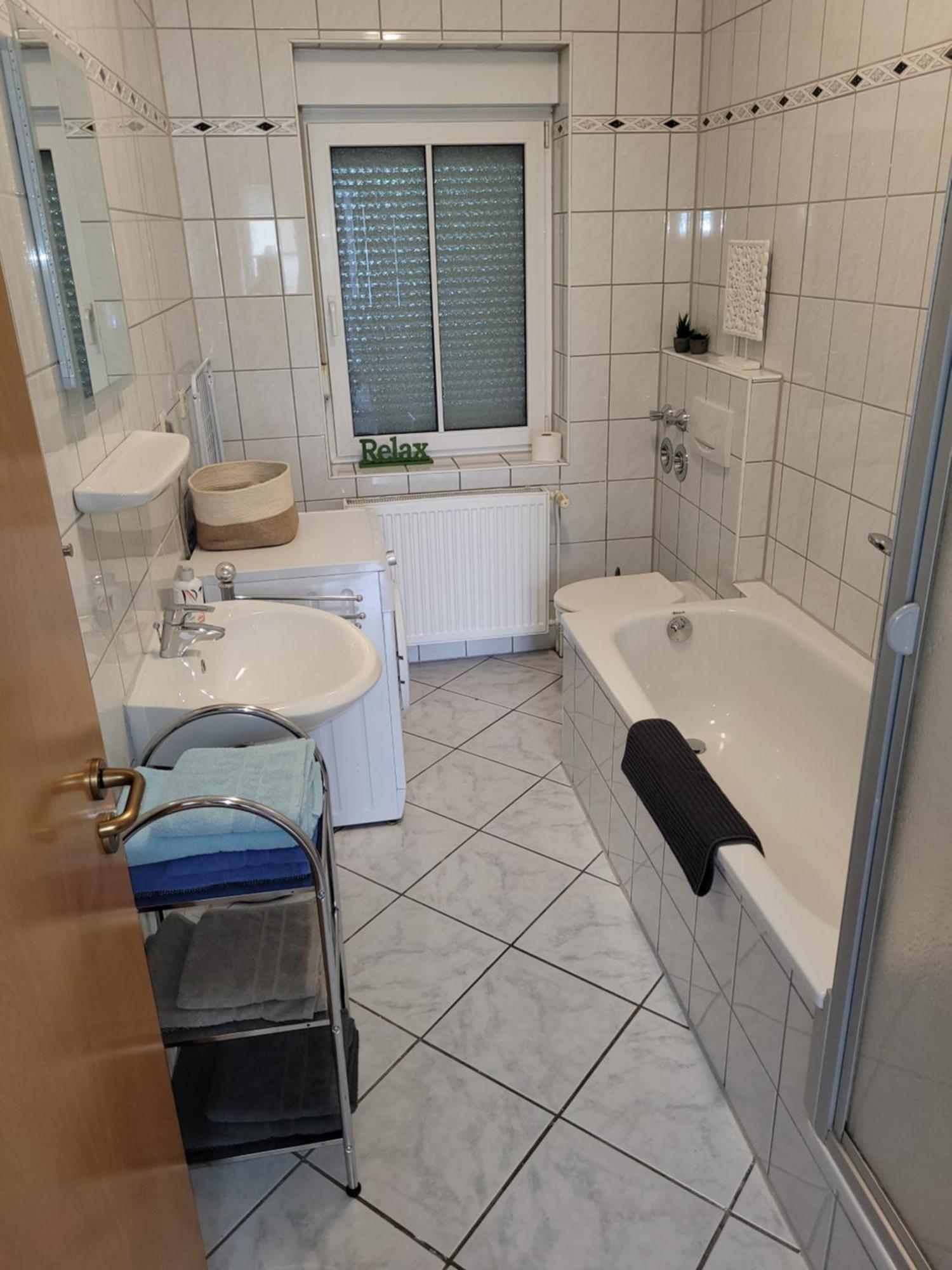 Wohnung In Oberhausen: Zentral & Ruhig, Eigener Eingang Oberhausen  Dış mekan fotoğraf