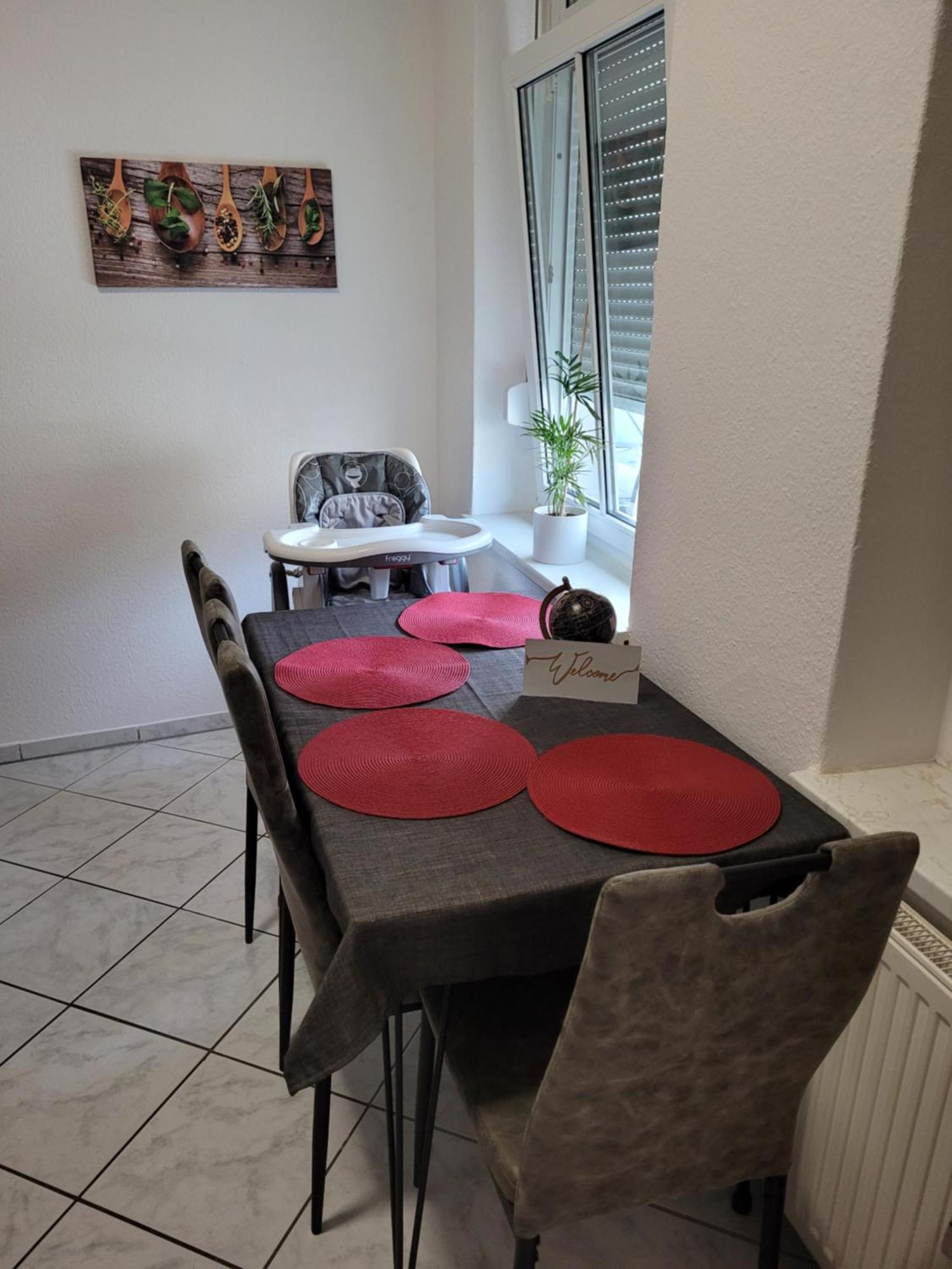Wohnung In Oberhausen: Zentral & Ruhig, Eigener Eingang Oberhausen  Dış mekan fotoğraf